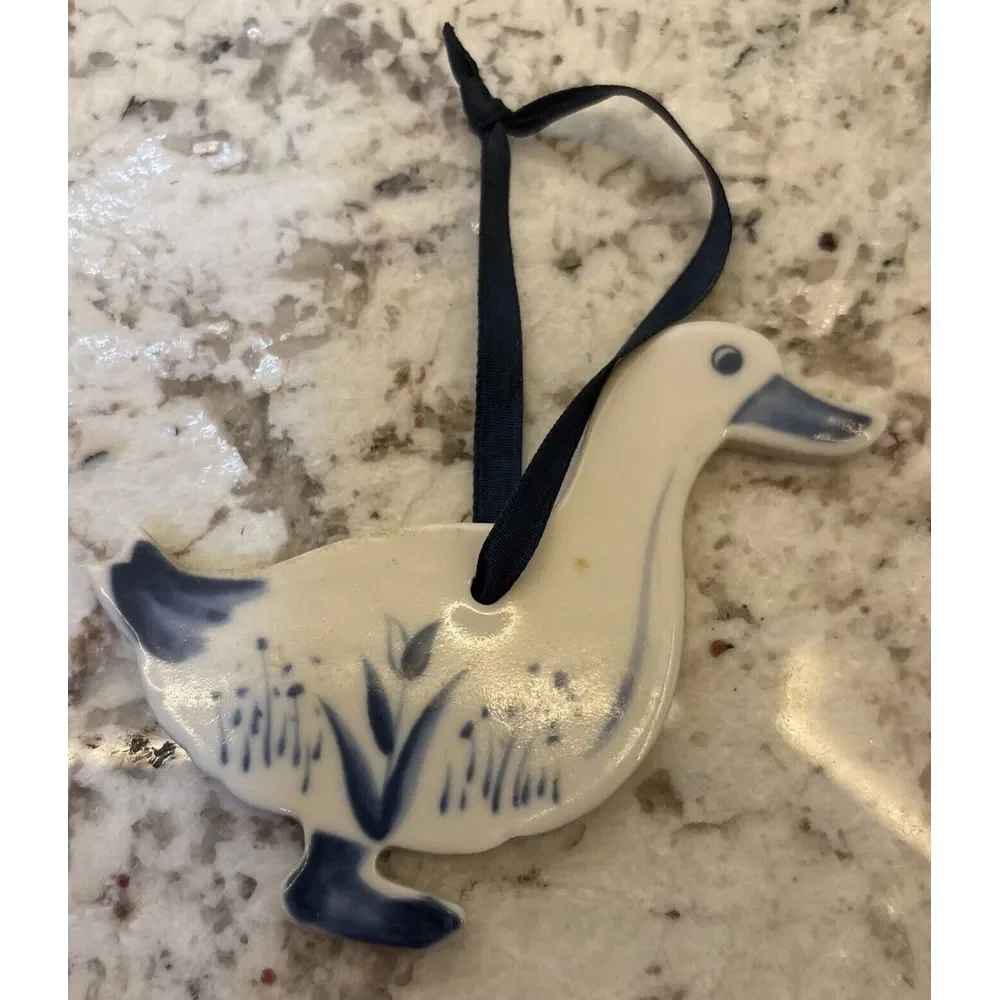 Set Of Two Vintage Russ Berrie Porcelain Delft Style Hanging Ducks ornaments‎
